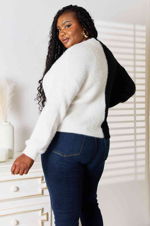 Woven Right Contrast Button-Front V-Neck Cardigan LIAXO