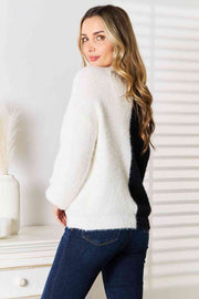 Woven Right Contrast Button-Front V-Neck Cardigan LIAXO